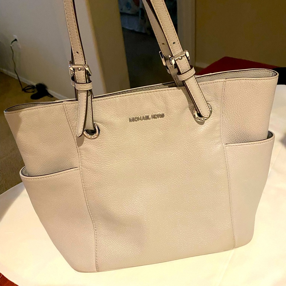 Michael Kors Jet Set East West Pocket Tote